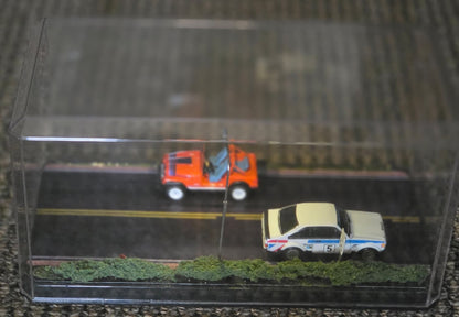 1:64 Diecast Road Diorama — Clear Acrylic Display Case