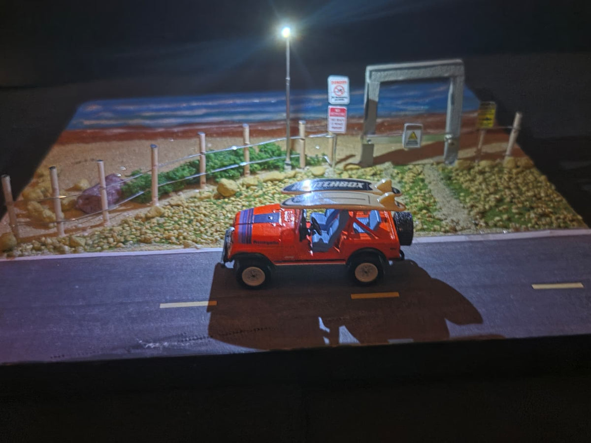1:64 Diecast Lighted Beach Scene Diorama