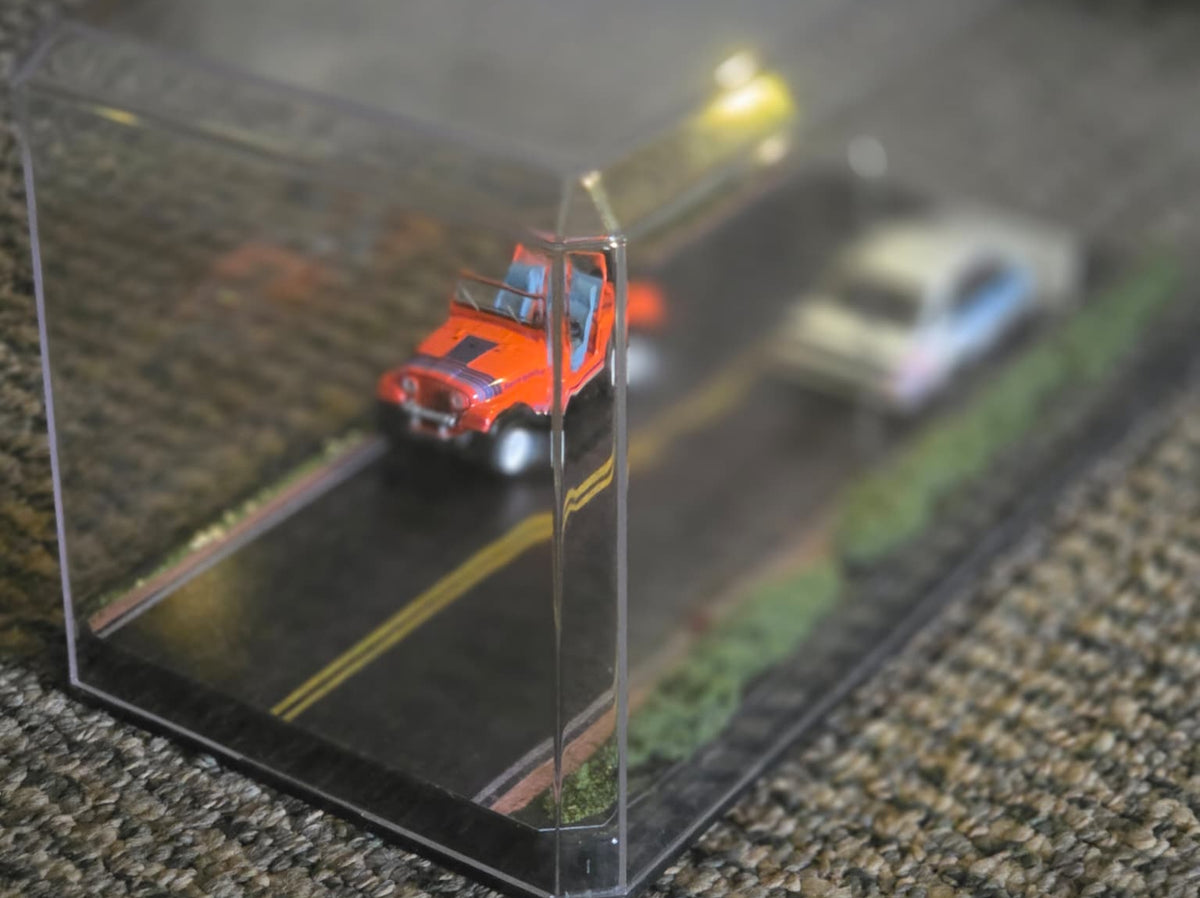 1:64 Diecast Road Diorama — Clear Acrylic Display Case