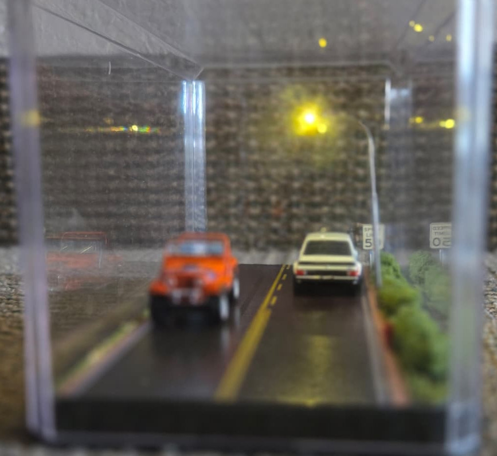1:64 Diecast Road Diorama — Clear Acrylic Display Case