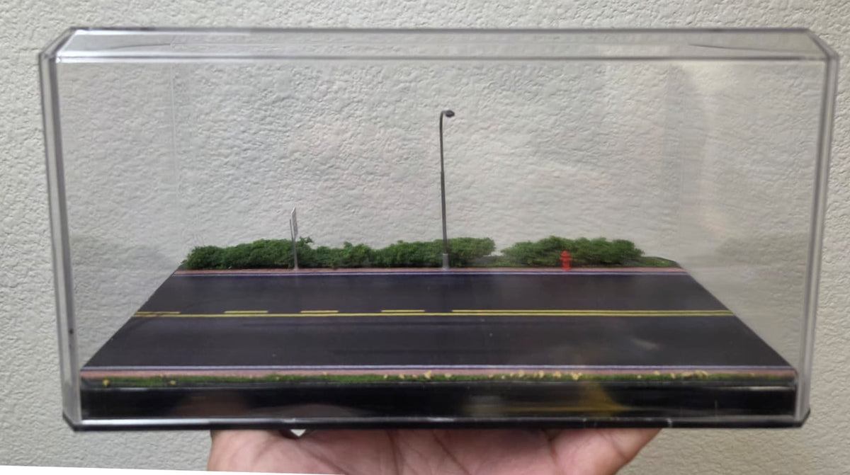 1:64 Diecast Road Diorama — Clear Acrylic Display Case