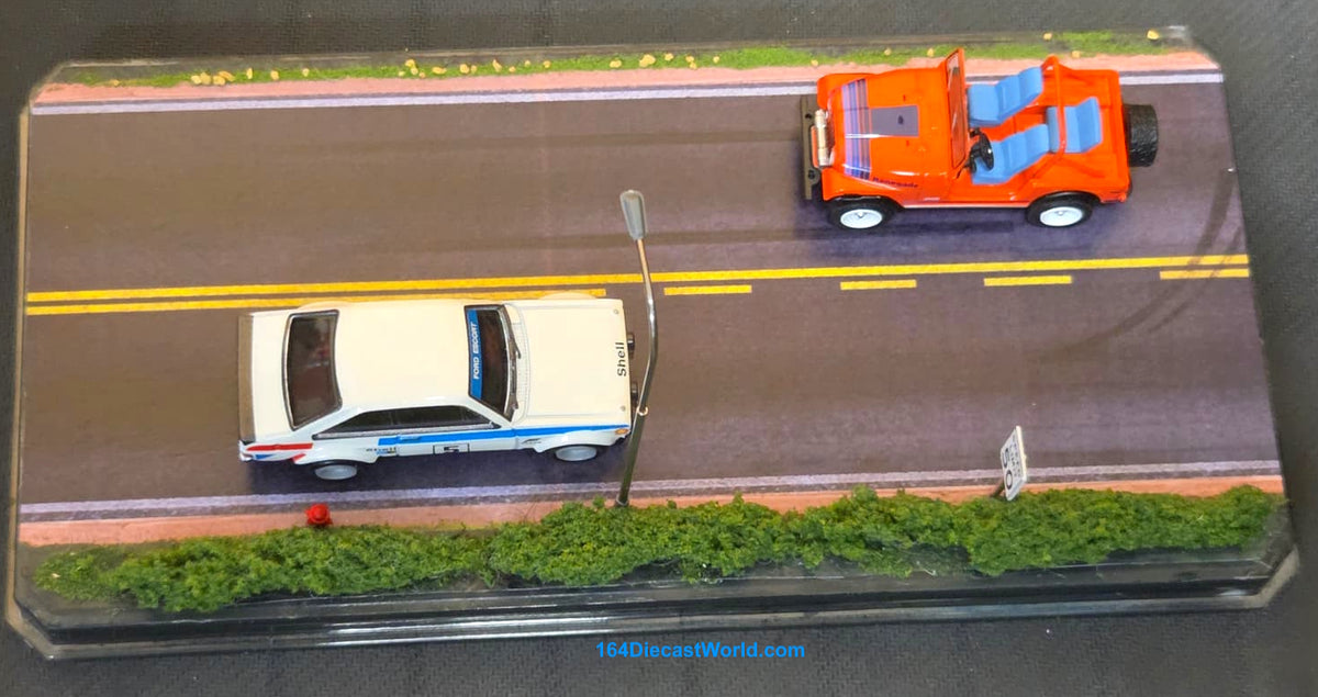 1:64 Diecast Road Diorama — Clear Acrylic Display Case