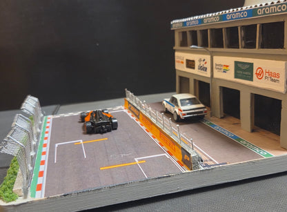 1:64 Diecast Lighted Formula 1 Racetrack Paddock Diorama
